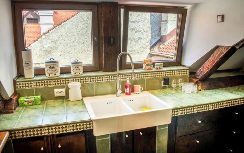 The Attic Apartment Brasov Exterior photo