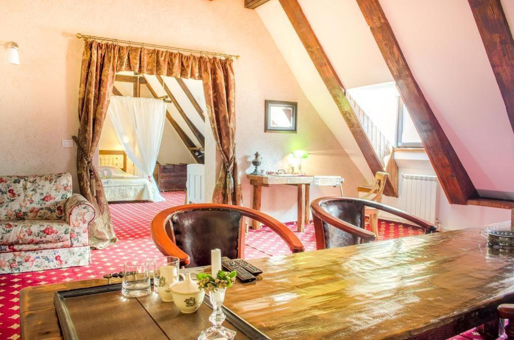 The Attic Apartment Brasov Exterior photo